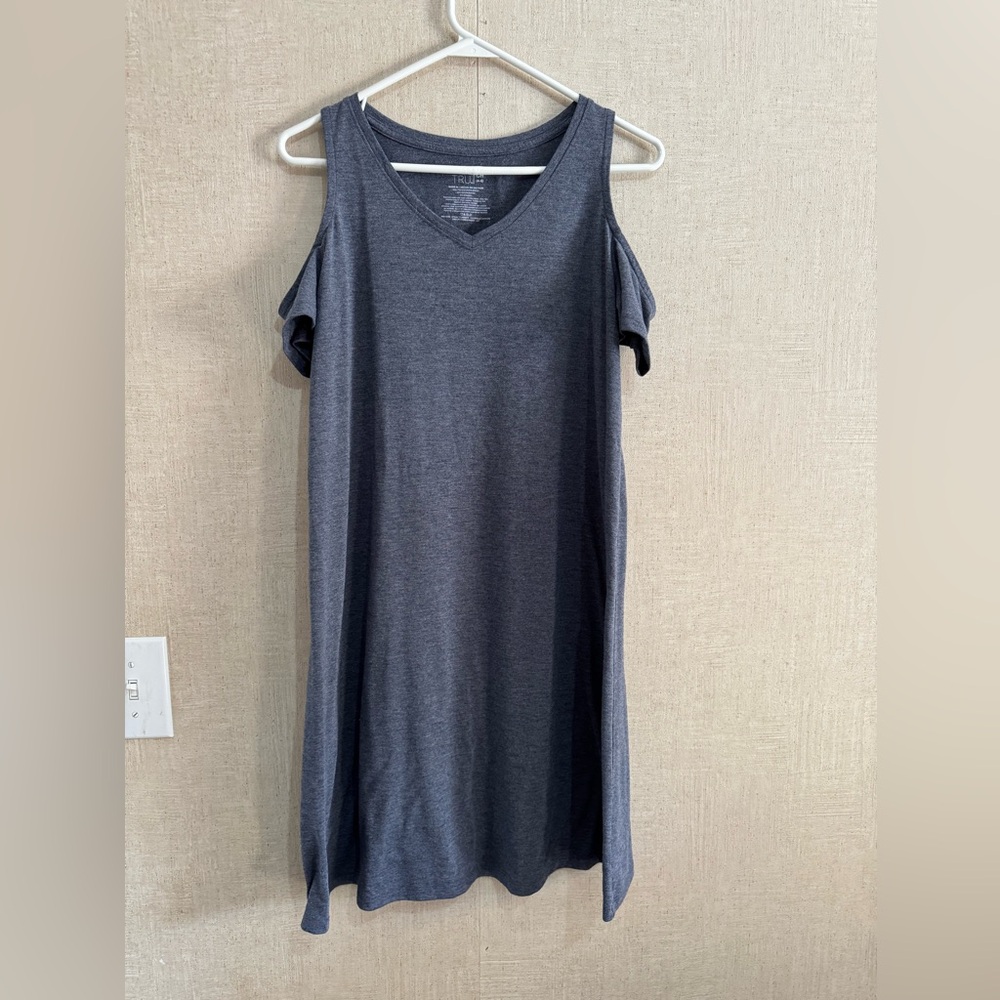 Time & tru women’s cold shoulder dress